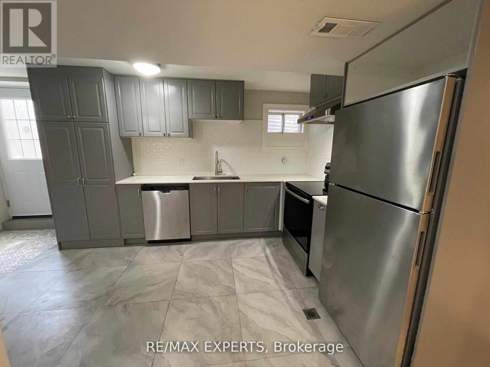 Bsmt - 6 Cathcart Crescent, Brampton, Ontario  L6T 2A5 - Photo 5 - W12780116