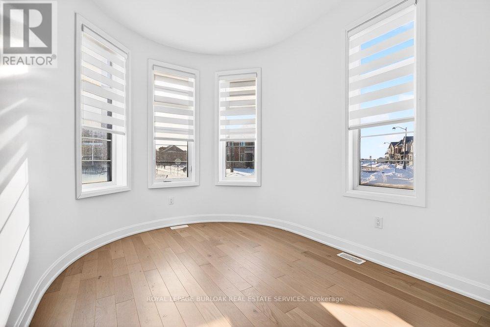 1404 Lynx Gardens, Oakville, Ontario  L6H 3W8 - Photo 21 - W12780162