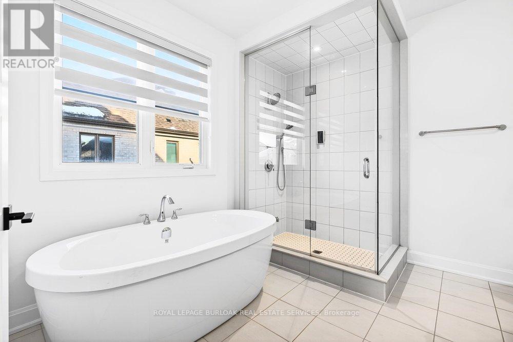 1404 Lynx Gardens, Oakville, Ontario  L6H 3W8 - Photo 30 - W12780162