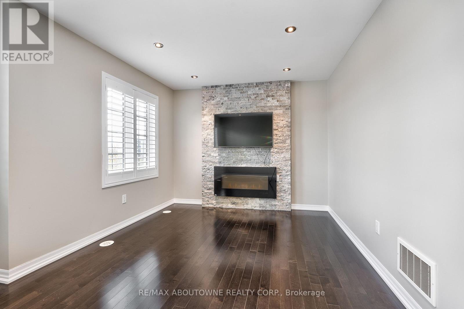 20 - 3002 Preserve Drive, Oakville, Ontario  L6M 0V2 - Photo 18 - W12780192