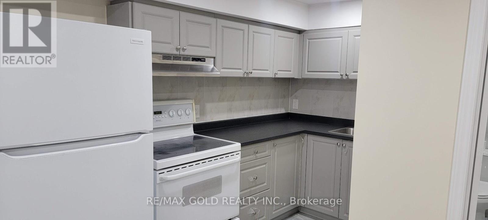 34 Argyle Crescent, Brampton, Ontario  L6T 1N1 - Photo 13 - W12780252