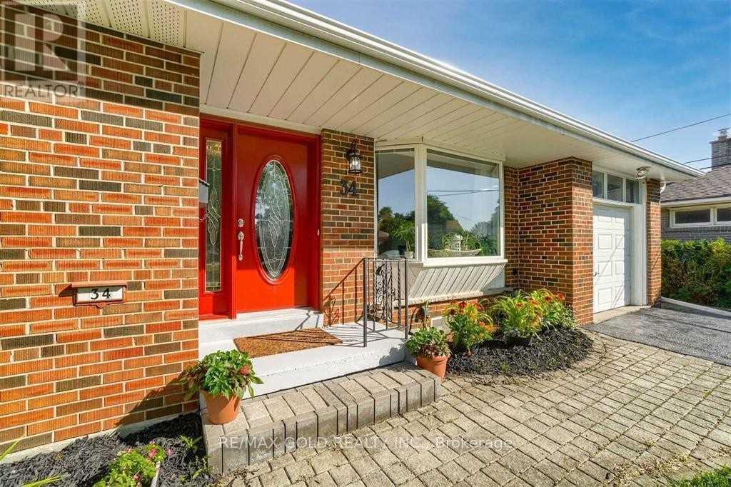 34 Argyle Crescent, Brampton, Ontario  L6T 1N1 - Photo 2 - W12780252