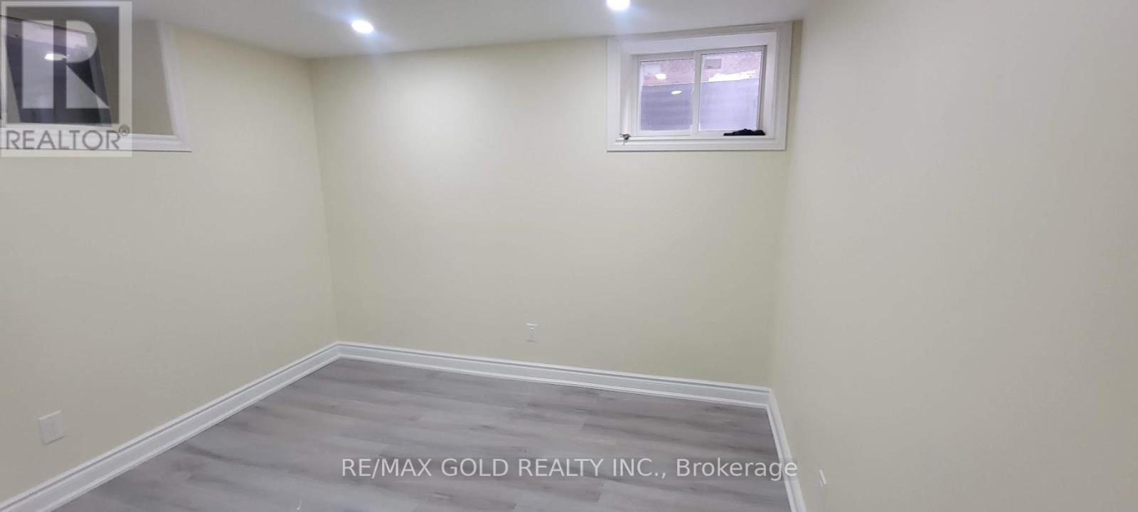 34 Argyle Crescent, Brampton, Ontario  L6T 1N1 - Photo 9 - W12780252