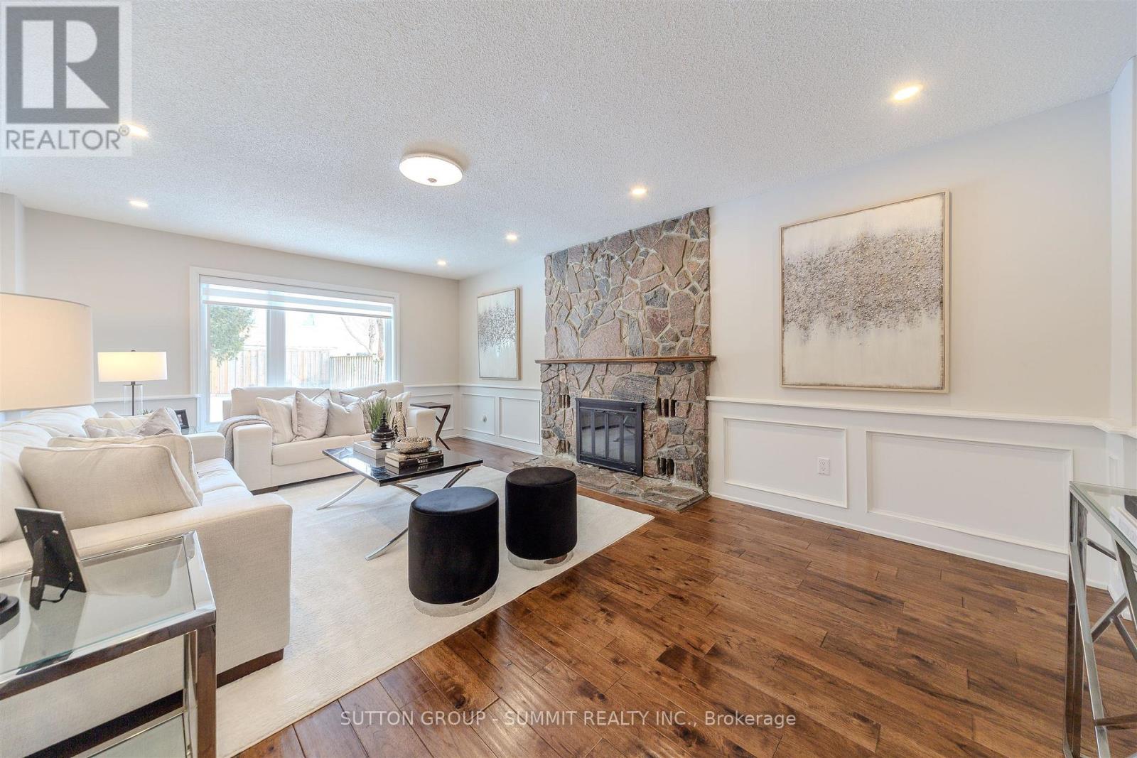 1104 Ambercroft Lane, Oakville, Ontario  L6M 1Z2 - Photo 16 - W12780256