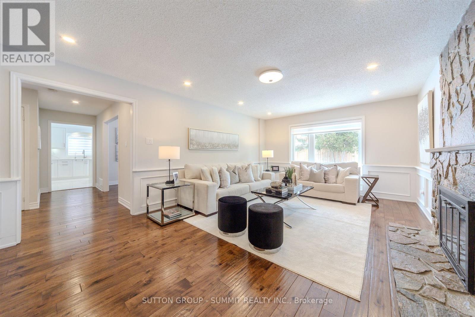 1104 Ambercroft Lane, Oakville, Ontario  L6M 1Z2 - Photo 17 - W12780256