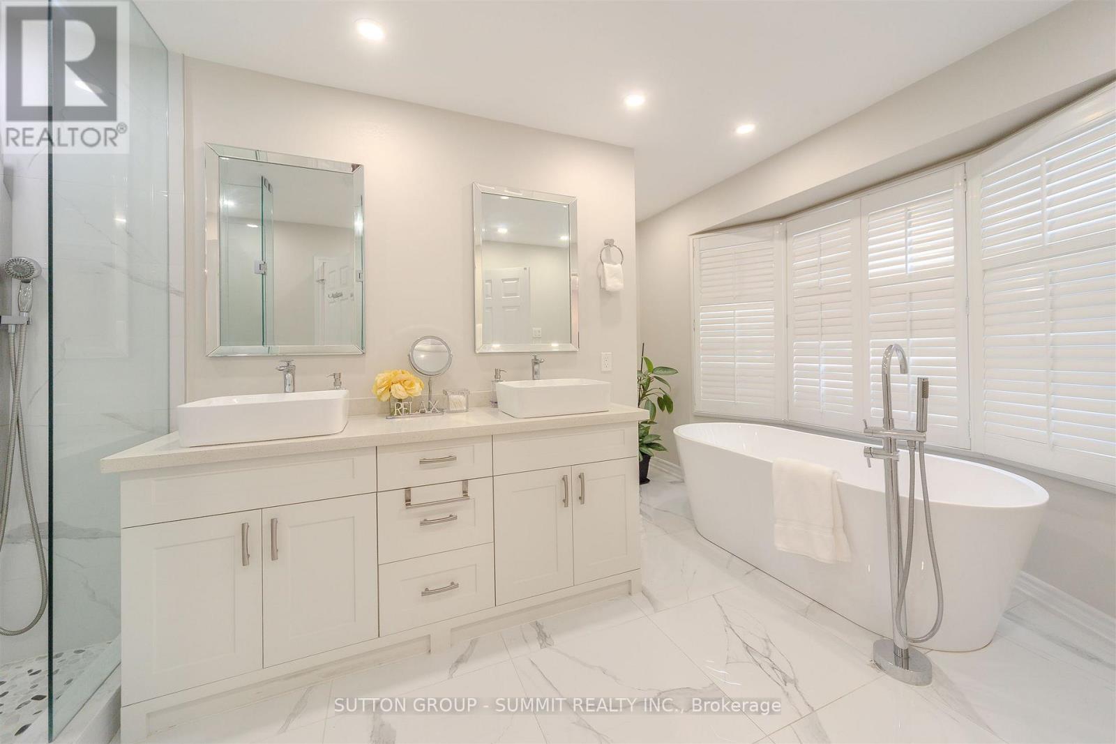 1104 Ambercroft Lane, Oakville, Ontario  L6M 1Z2 - Photo 27 - W12780256