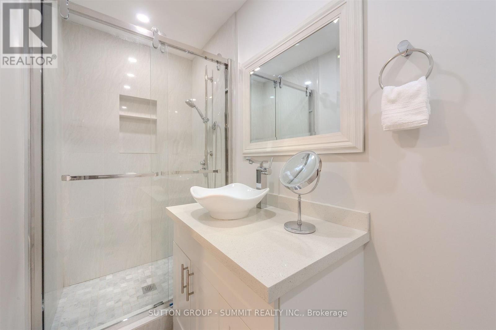 1104 Ambercroft Lane, Oakville, Ontario  L6M 1Z2 - Photo 33 - W12780256