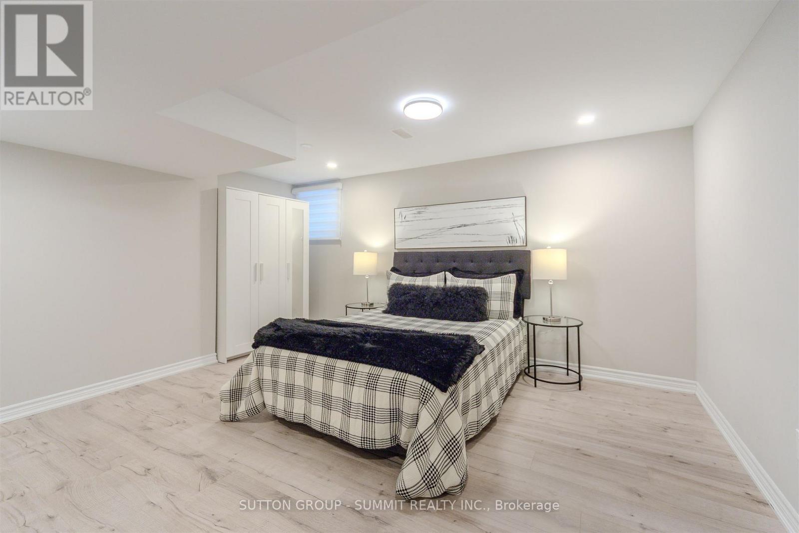 1104 Ambercroft Lane, Oakville, Ontario  L6M 1Z2 - Photo 43 - W12780256