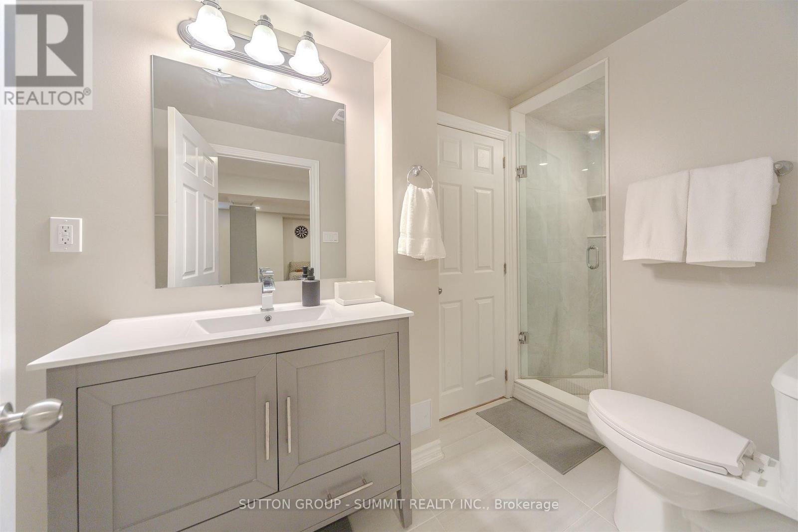 1104 Ambercroft Lane, Oakville, Ontario  L6M 1Z2 - Photo 44 - W12780256