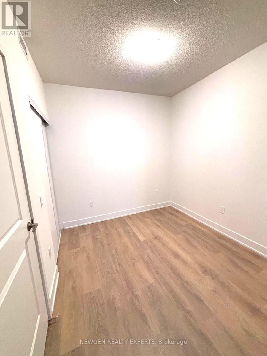 1301 - 204 Burnhamthorpe Road E, Mississauga, Ontario  L5A 0B3 - Photo 11 - W12780260