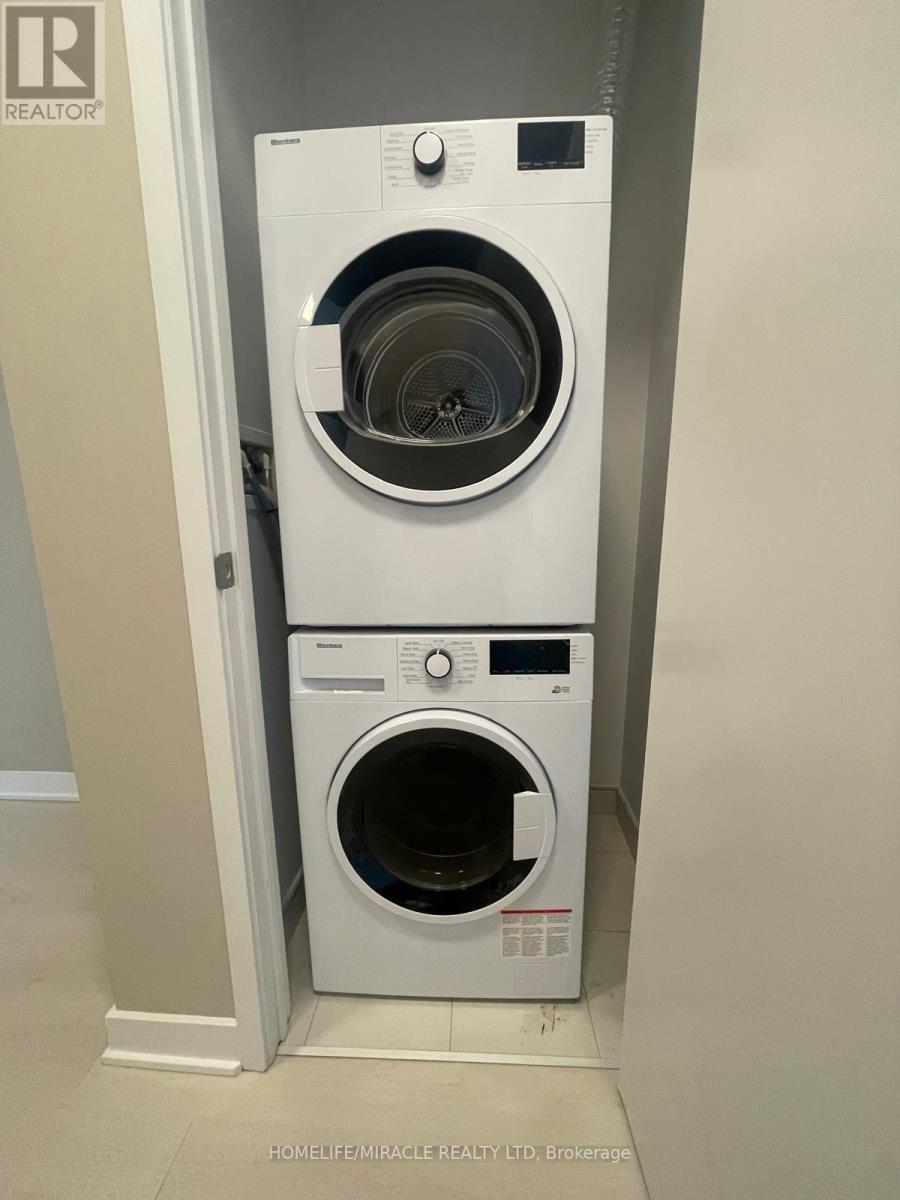 5404 - 3900 Confederation Parkway, Mississauga, Ontario  L5B 0M3 - Photo 8 - W12780292