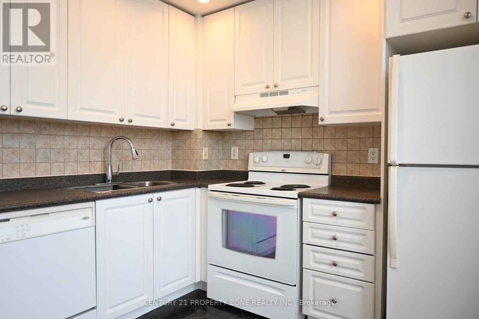 320 - 5233 Dundas Street W, Toronto, Ontario  M9B 6M1 - Photo 10 - W12682758