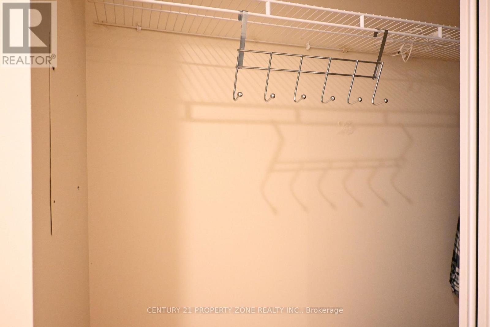 320 - 5233 Dundas Street W, Toronto, Ontario  M9B 6M1 - Photo 5 - W12682758