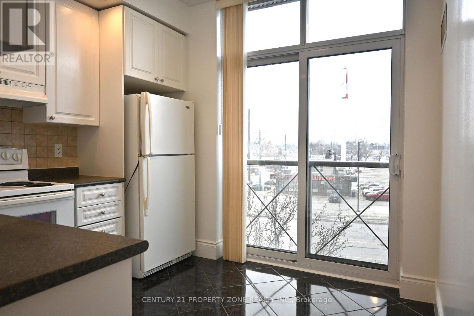 320 - 5233 Dundas Street W, Toronto, Ontario  M9B 6M1 - Photo 9 - W12682758