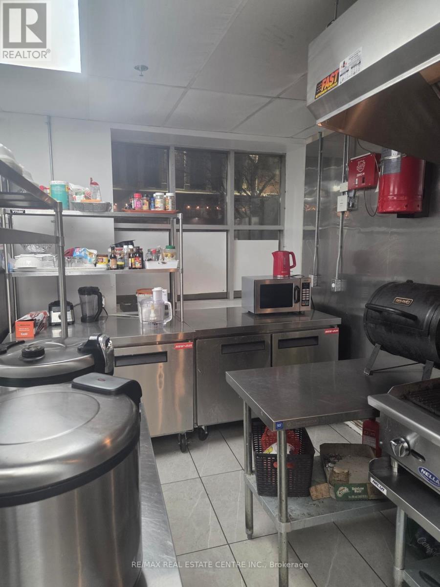 9 John Street, Hamilton (Beasley), Ontario  L8R 1H1 - Photo 6 - X12780092