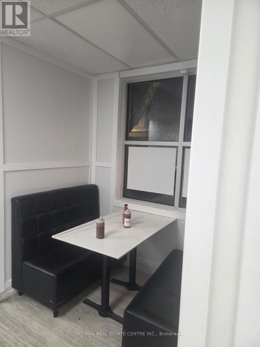 9 John Street, Hamilton (Beasley), Ontario  L8R 1H1 - Photo 7 - X12780092