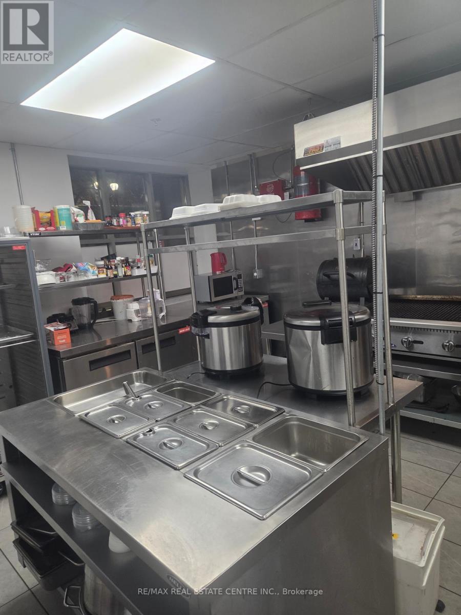 9 John Street, Hamilton (Beasley), Ontario  L8R 1H1 - Photo 9 - X12780092