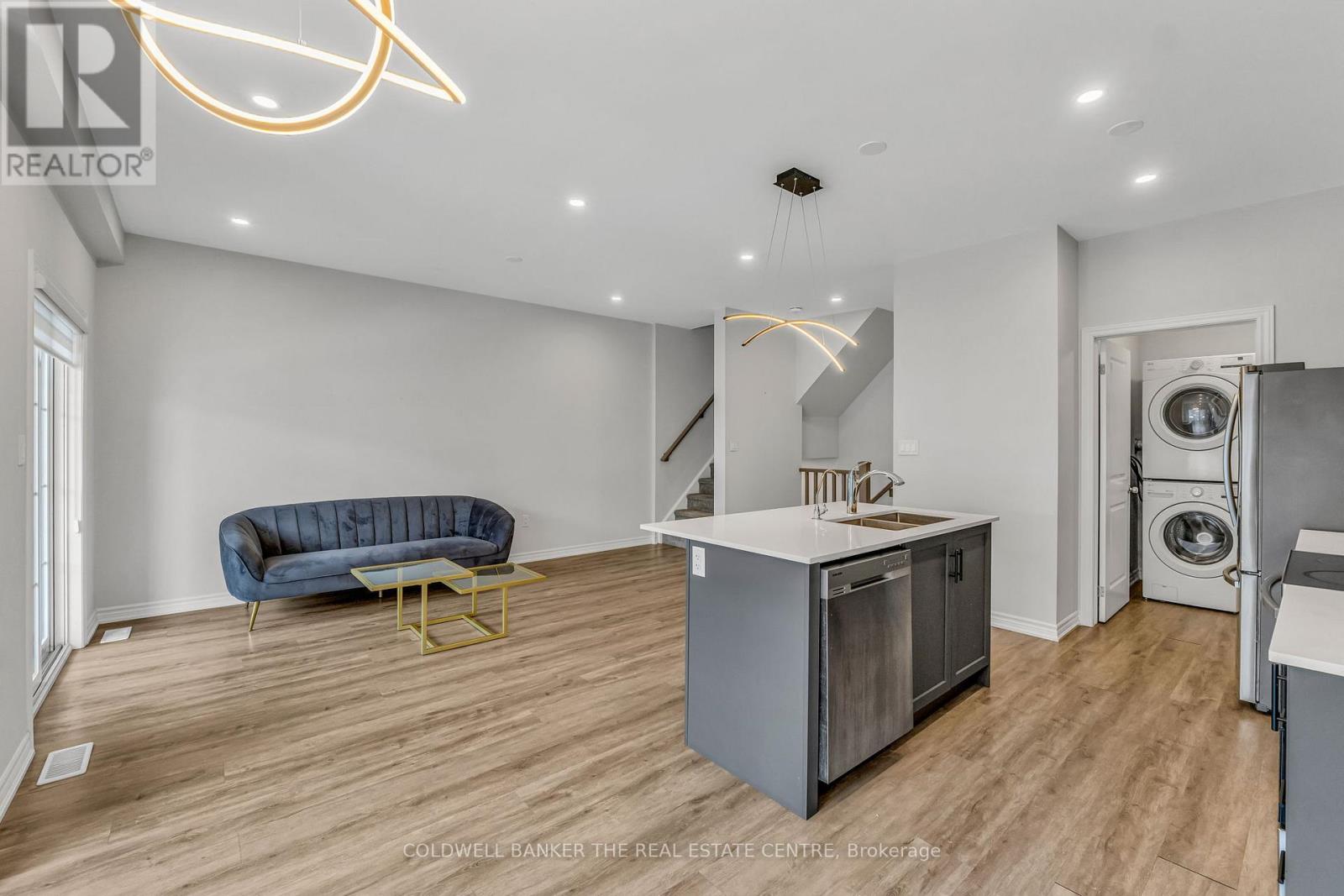 38 - 124 Compass Trail, Cambridge, Ontario  N3E 0E3 - Photo 7 - X12780106