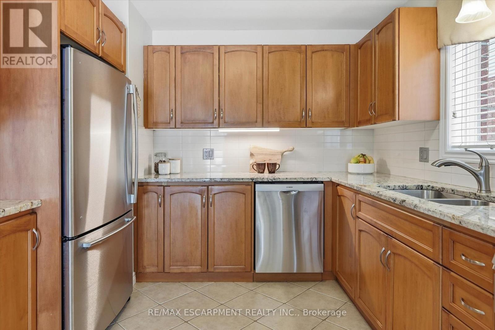 41 Tanglewood Drive, Hamilton, Ontario  L0R 1C0 - Photo 13 - X12780142