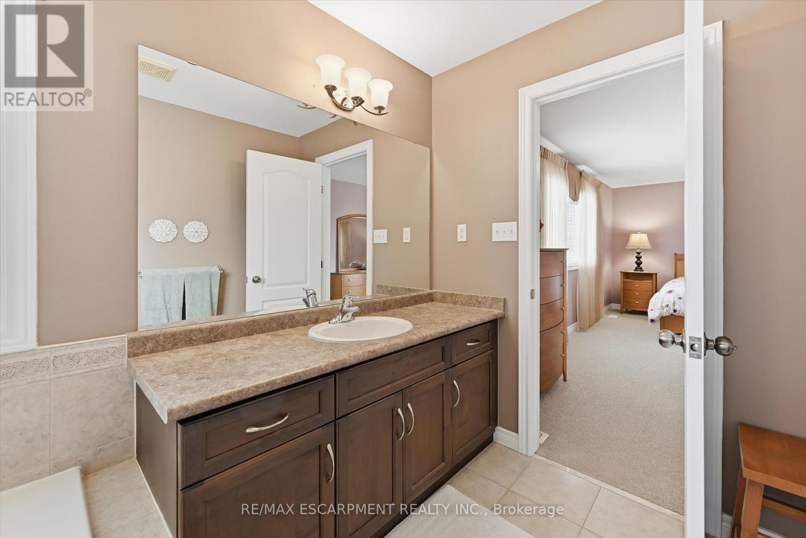 41 Tanglewood Drive, Hamilton, Ontario  L0R 1C0 - Photo 24 - X12780142