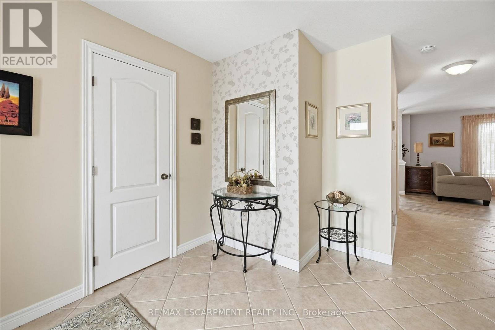 41 Tanglewood Drive, Hamilton, Ontario  L0R 1C0 - Photo 5 - X12780142