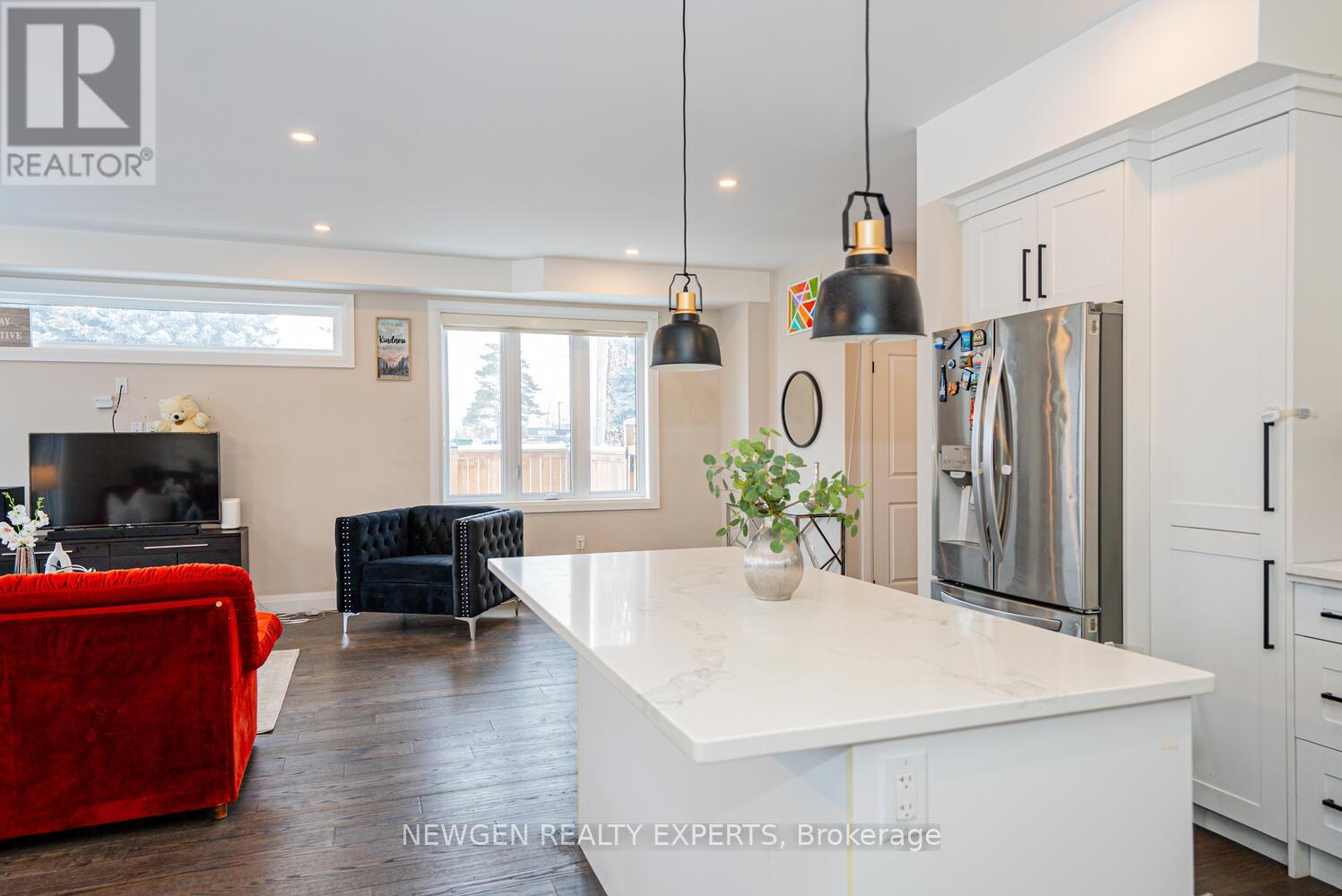 23 Forfar Avenue, Kitchener, Ontario  N2B 2Z7 - Photo 12 - X12780200