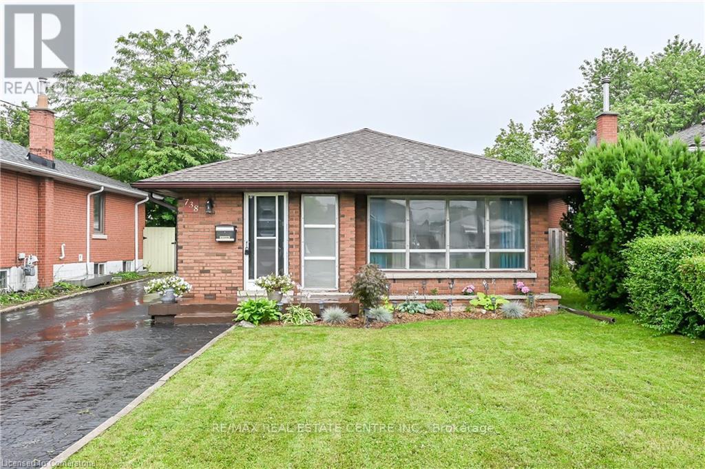 Upper - 738 Mohawk Road E, Hamilton, Ontario  L8T 2R1 - Photo 1 - X12780206