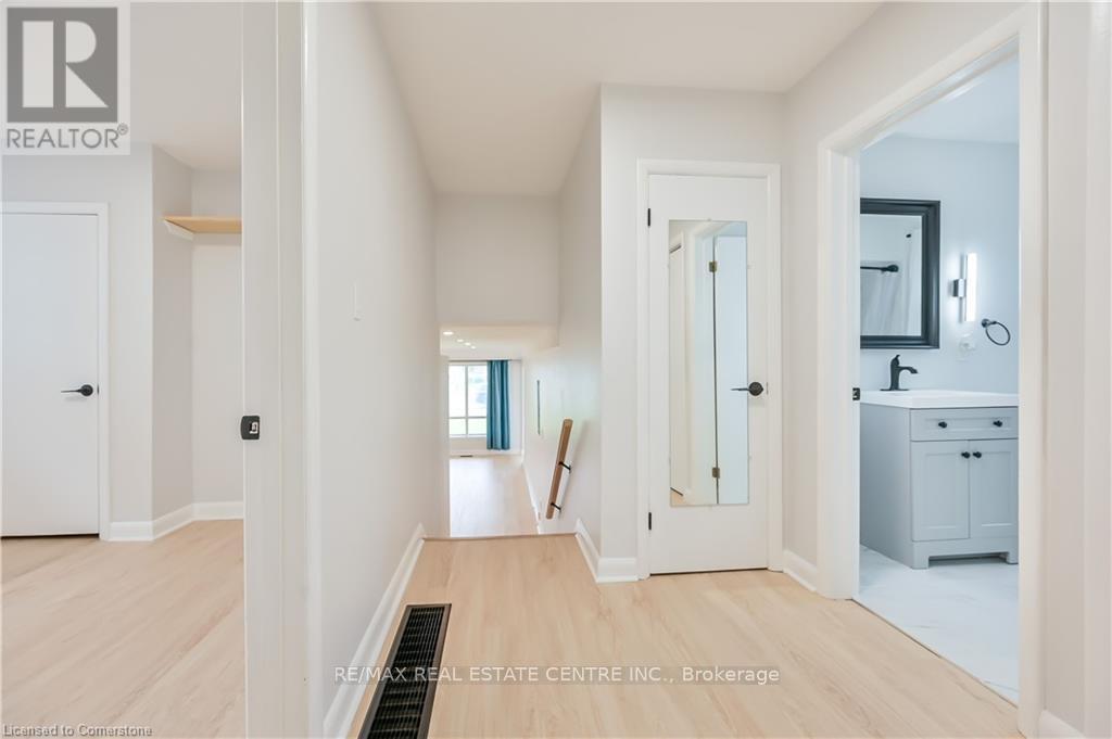 Upper - 738 Mohawk Road E, Hamilton, Ontario  L8T 2R1 - Photo 25 - X12780206