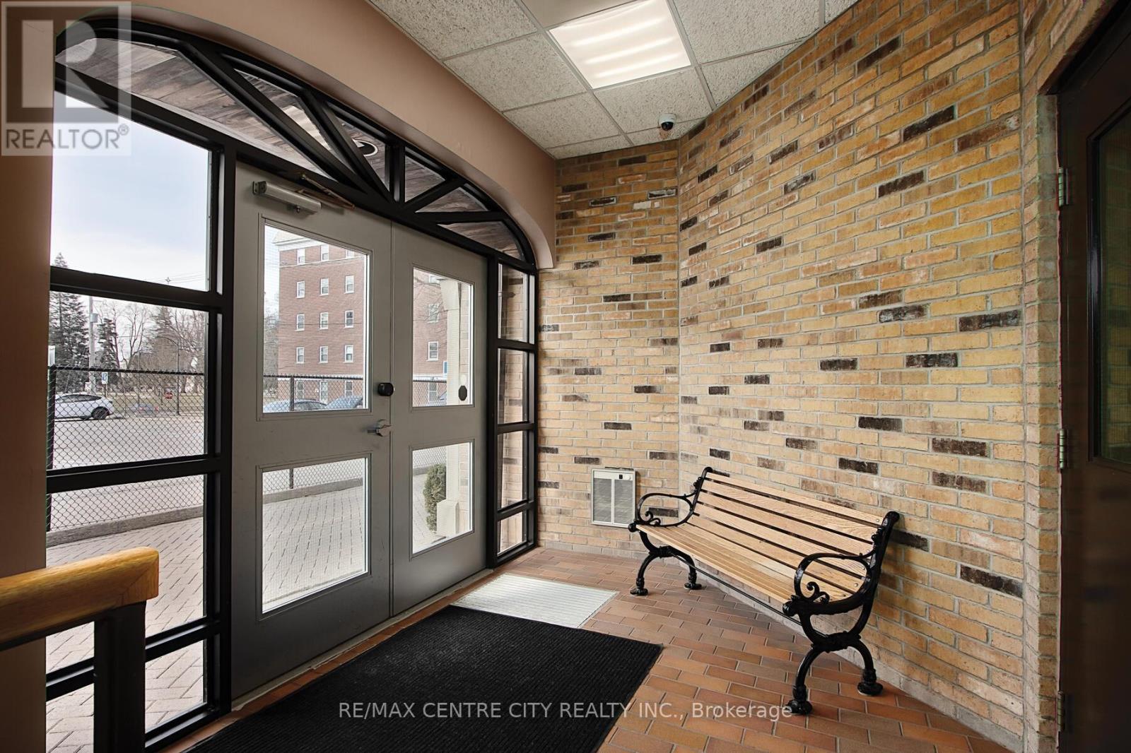 102a - 295 Wolfe Street, London East, Ontario  N6B 2C4 - Photo 3 - X12780350