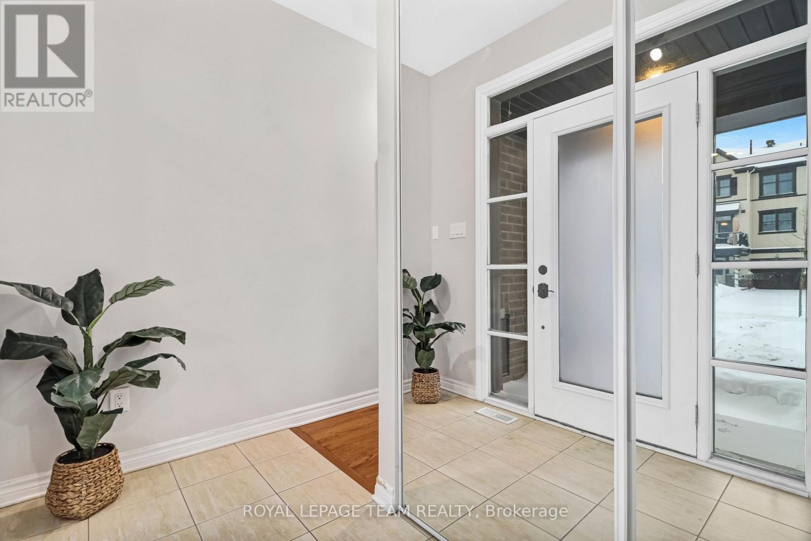 918 Kilbirnie Drive, Ottawa, Ontario  K2J 6G2 - Photo 3 - X12780406