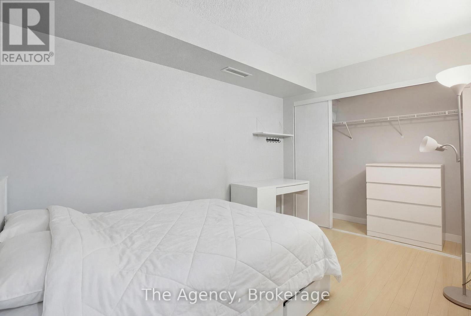 210 - 76 Shuter Street, Toronto, Ontario  M5B 1B4 - Photo 4 - C12780330