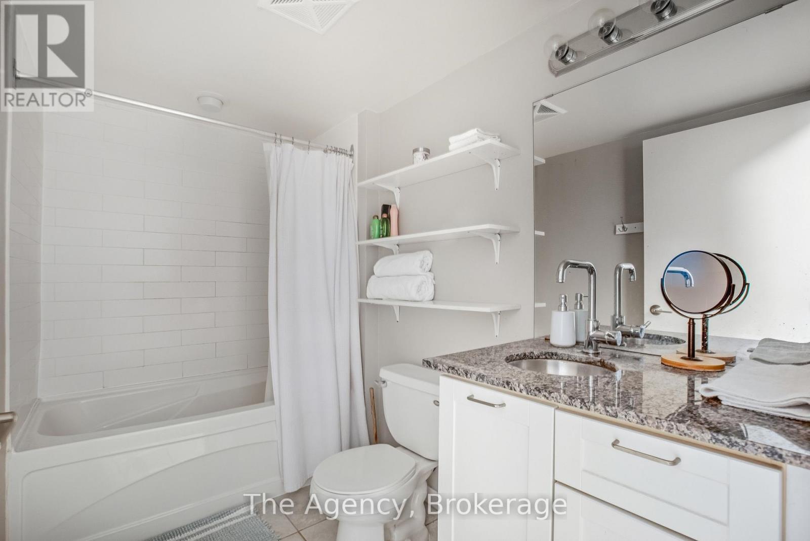 210 - 76 Shuter Street, Toronto, Ontario  M5B 1B4 - Photo 5 - C12780330