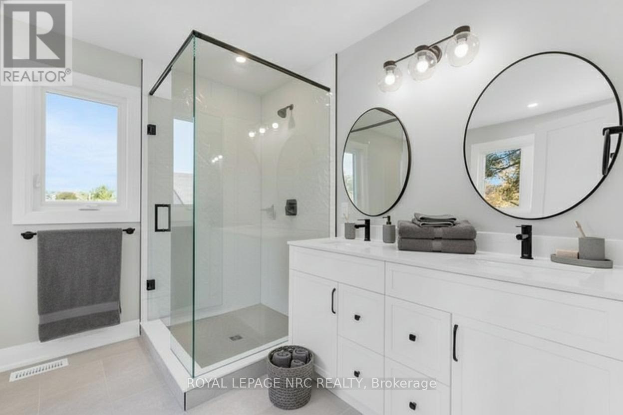 66 Page Street, Port Colborne, Ontario  L3K 5V1 - Photo 12 - X12780358