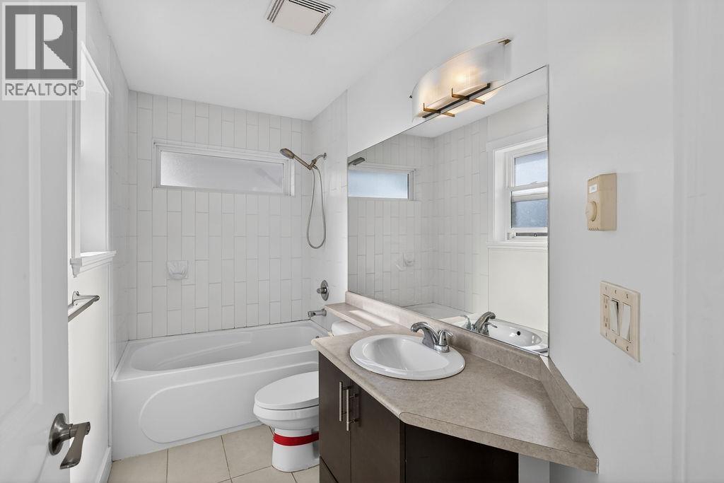 34 1211 Ewen Avenue, New Westminster, British Columbia  V3M 5E5 - Photo 24 - R3088973