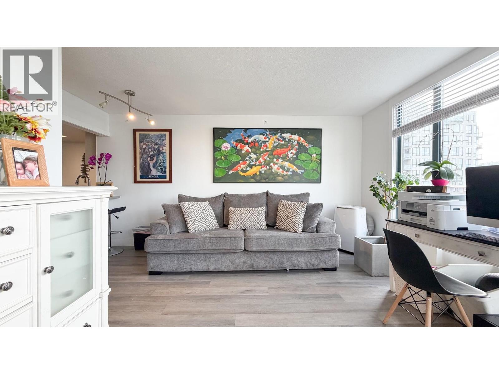 807 838 AGNES STREET, New Westminster, British Columbia