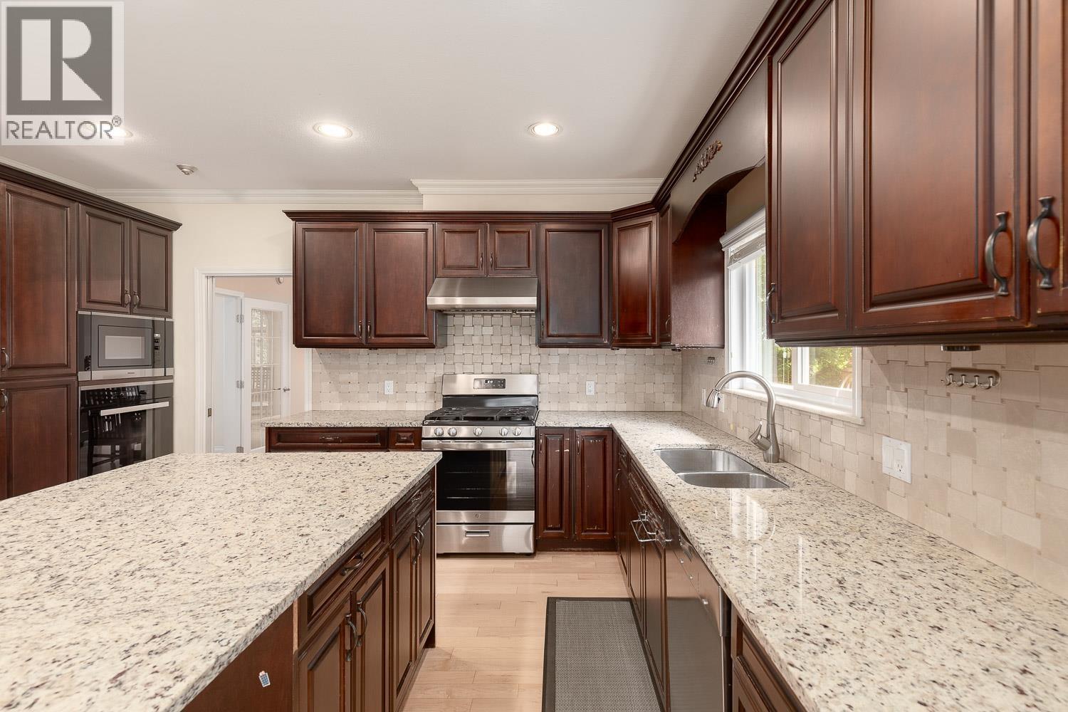 1989 W 52nd Avenue, Vancouver, British Columbia  V6P 1J6 - Photo 9 - R3088985