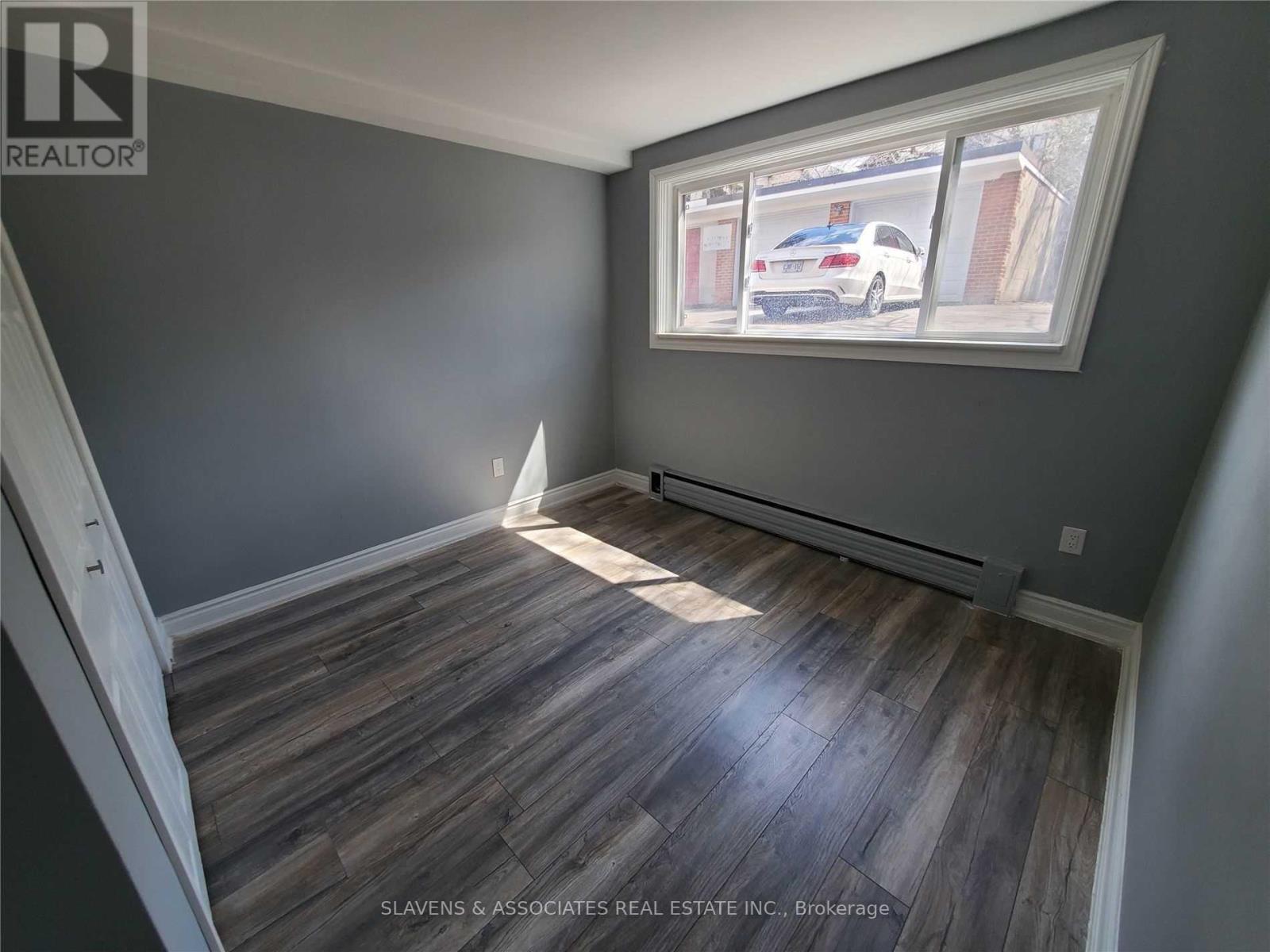 Lower - 19 Charlemagne Drive, Toronto, Ontario  M2N 4H7 - Photo 3 - C12780316