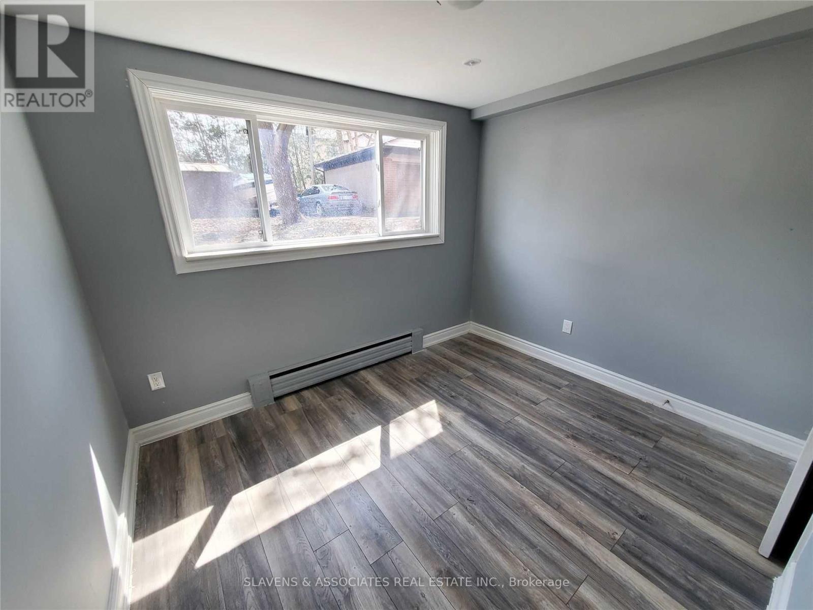 Lower - 19 Charlemagne Drive, Toronto, Ontario  M2N 4H7 - Photo 4 - C12780316