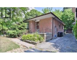 11 COLLINSON BOULEVARD, Toronto, Ontario