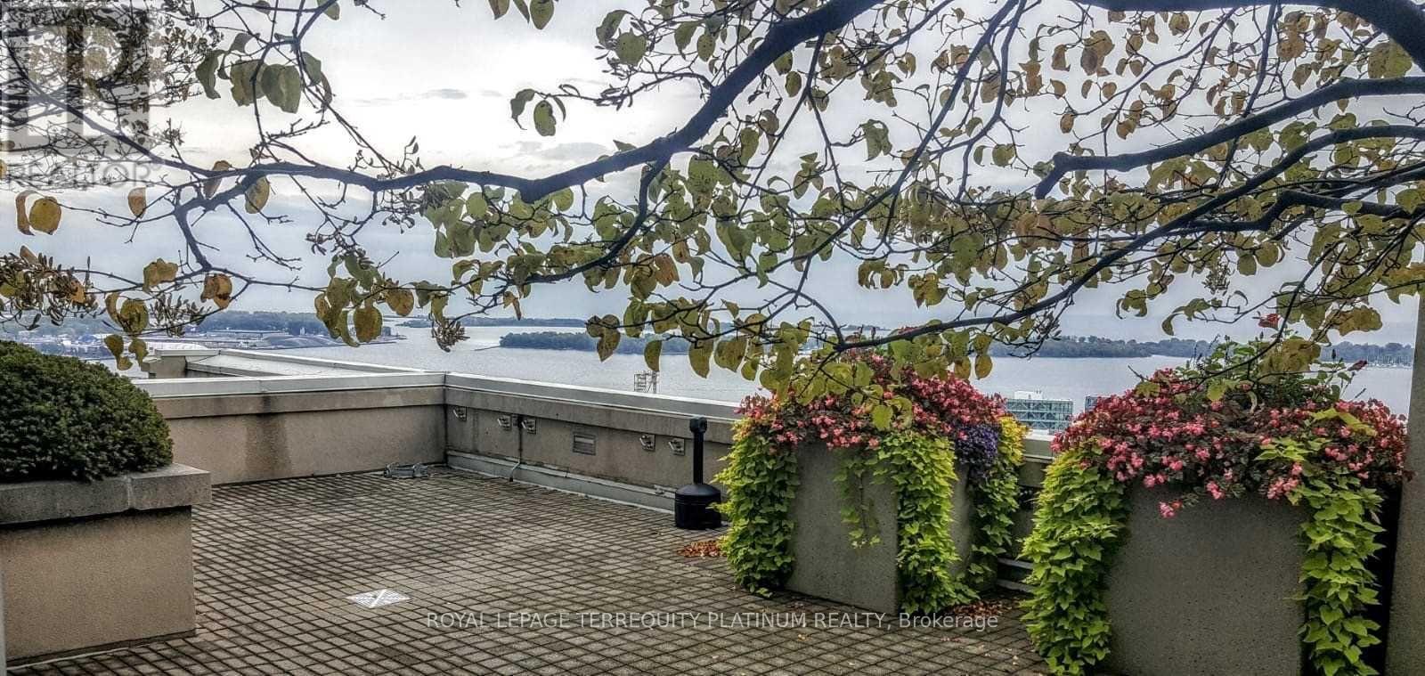 1421 - 25 The Esplanade, Toronto, Ontario  M5E 1W5 - Photo 13 - C12780380