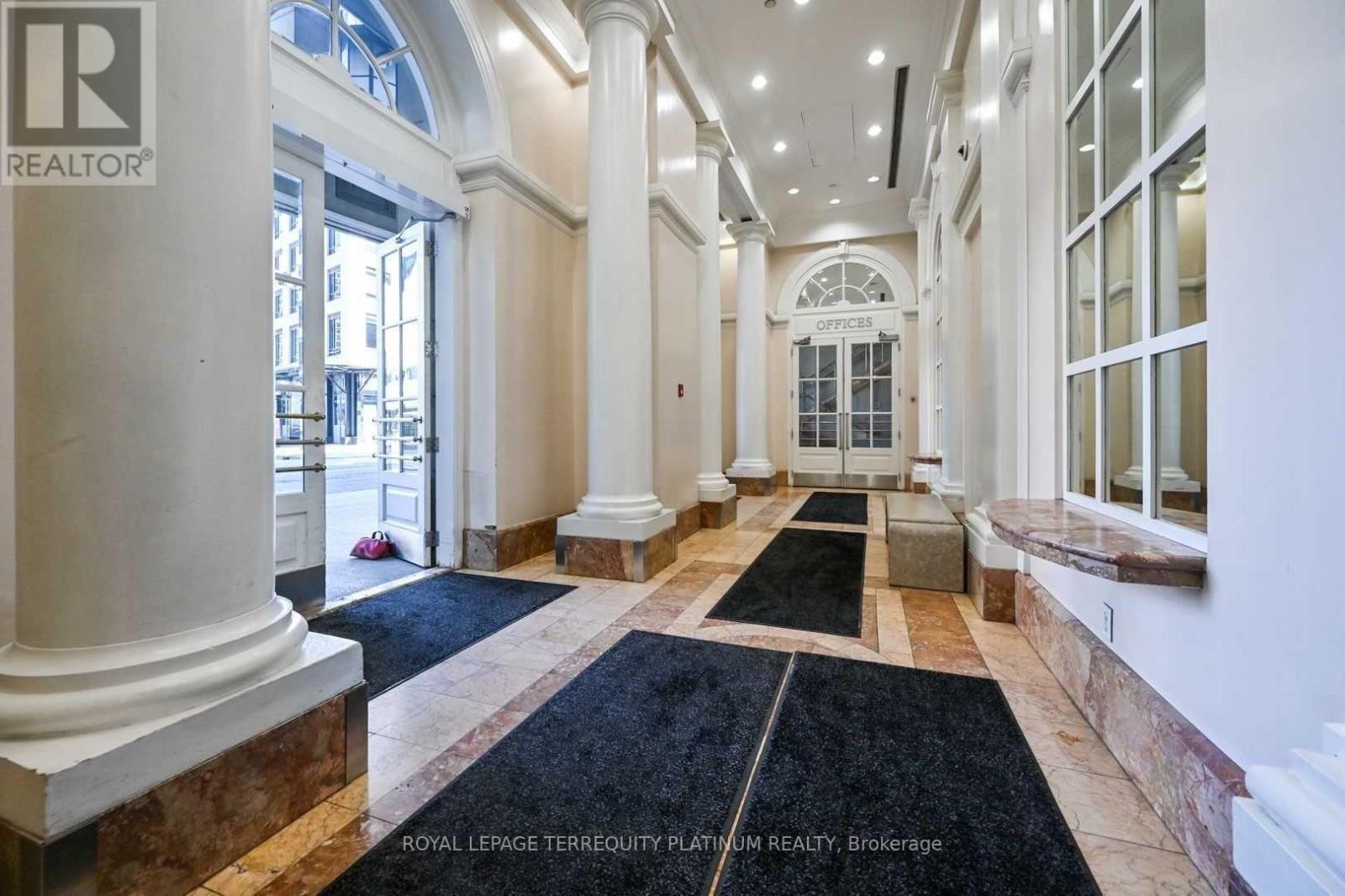 1421 - 25 The Esplanade, Toronto, Ontario  M5E 1W5 - Photo 6 - C12780380