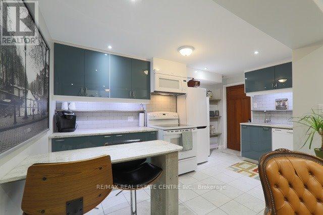 LOWER - 1 HIAWATHA ROAD, Toronto, Ontario