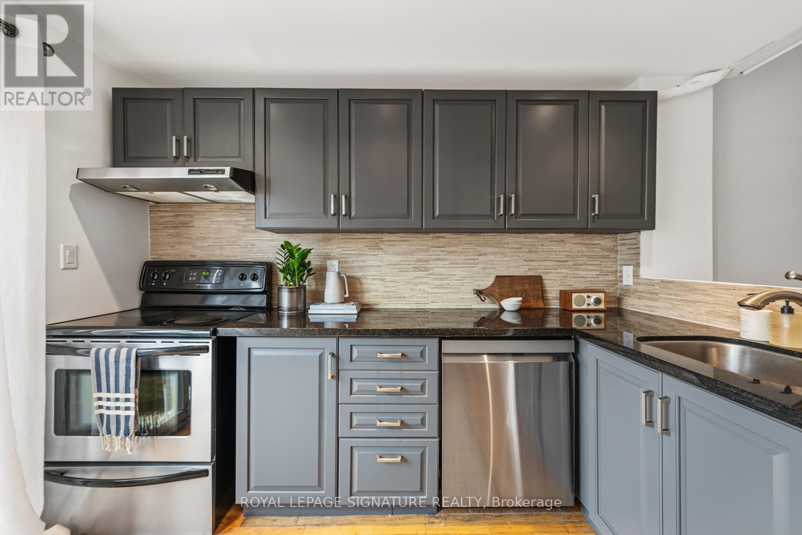 9 - 1666 Queen Street E, Toronto, Ontario  M4L 1G3 - Photo 5 - E12780400