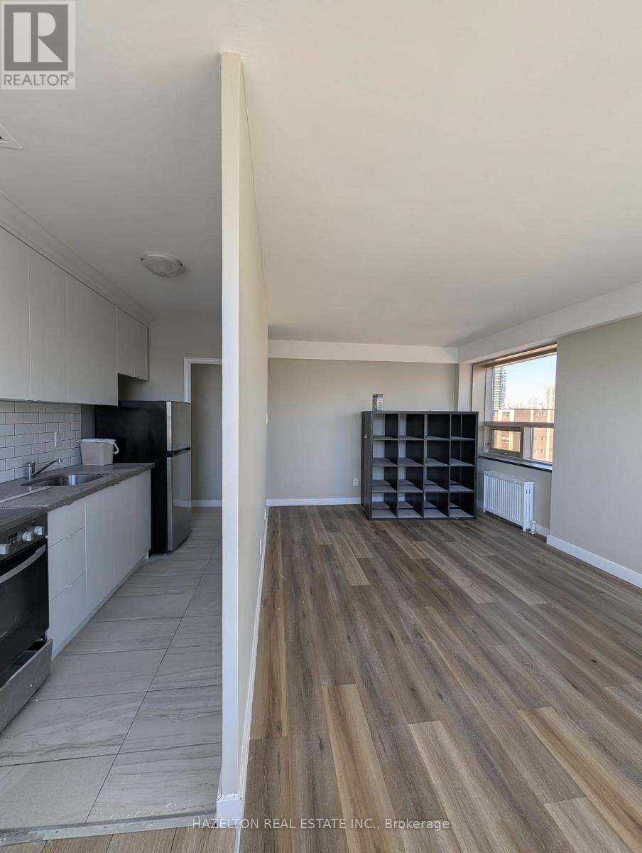 801 - 206 St George Street, Toronto, Ontario  M5R 2N6 - Photo 1 - C12747690