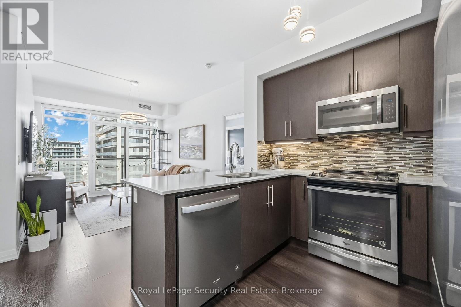 1409 - 65 Oneida Crescent, Richmond Hill, Ontario  L4B 0G9 - Photo 4 - N12780298