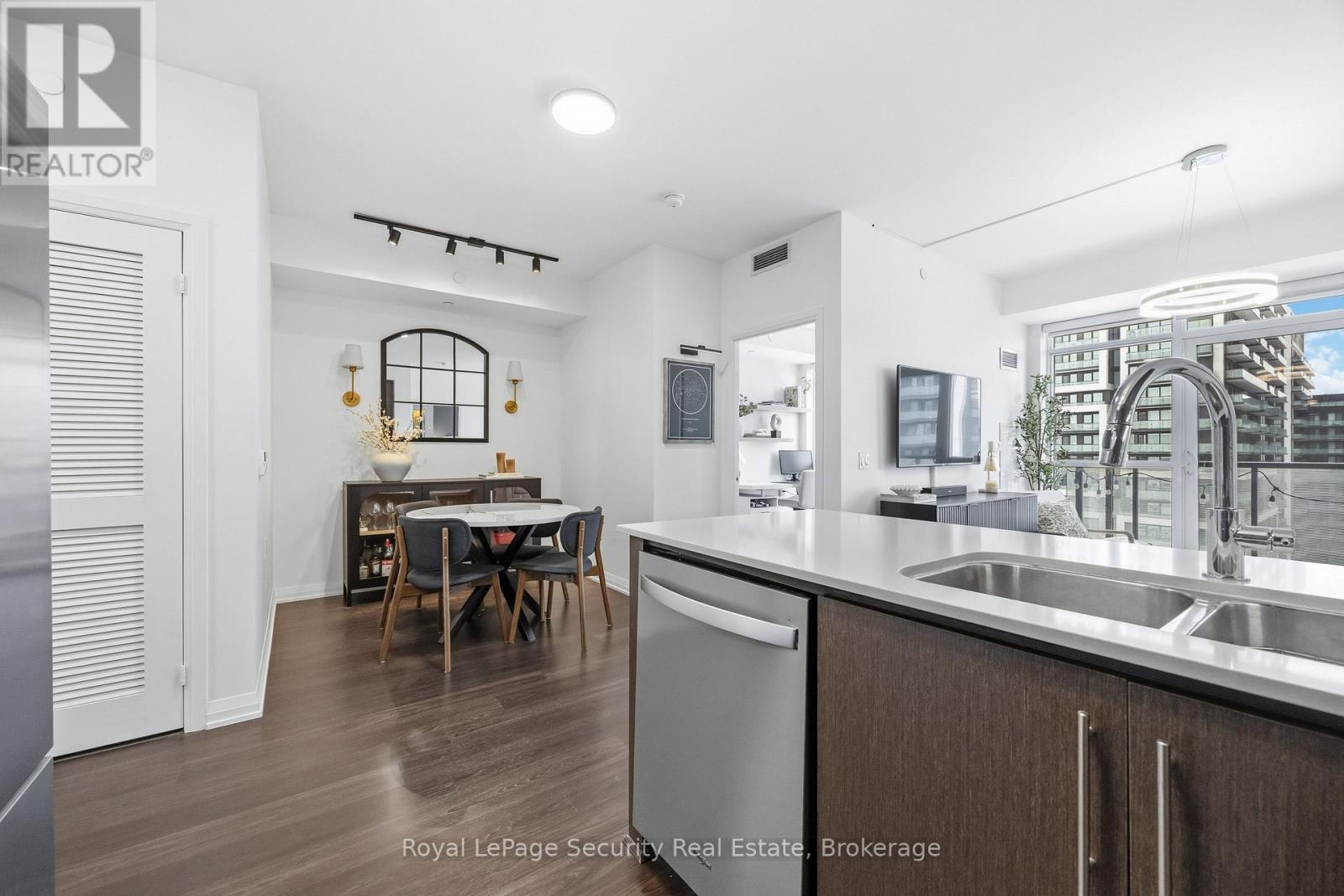 1409 - 65 Oneida Crescent, Richmond Hill, Ontario  L4B 0G9 - Photo 8 - N12780298