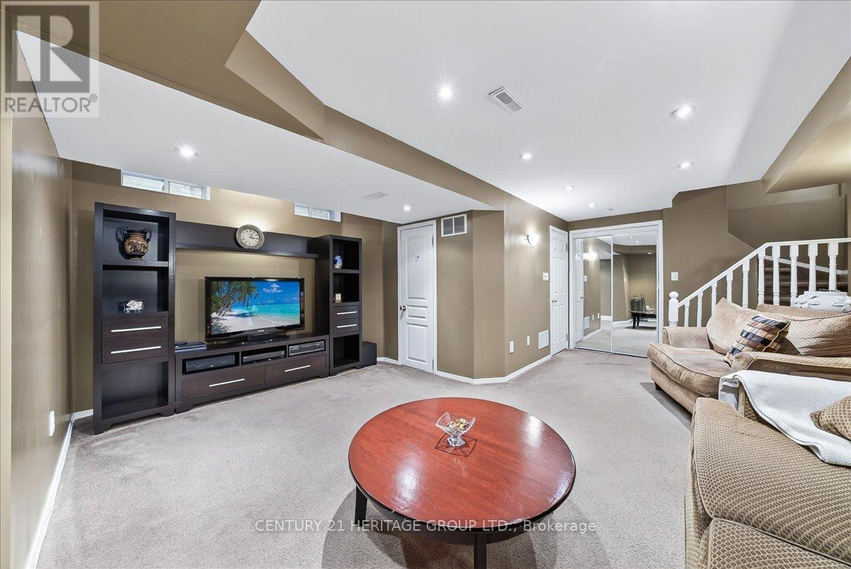 23 Long Point Drive, Richmond Hill, Ontario  L4E 3W9 - Photo 38 - N12780324