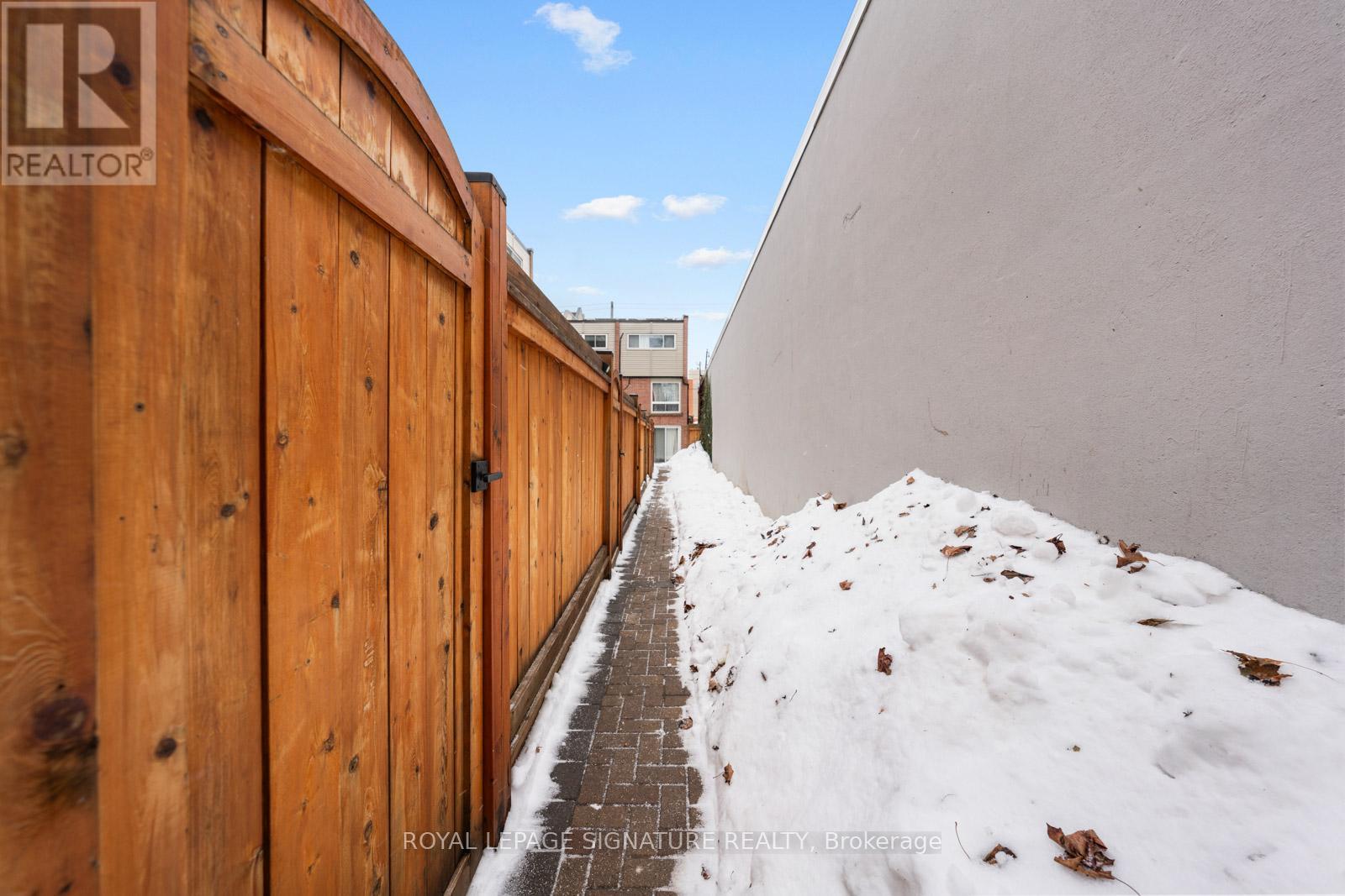 9 - 1666 Queen Street E, Toronto, Ontario  M4L 1G3 - Photo 21 - E12780400