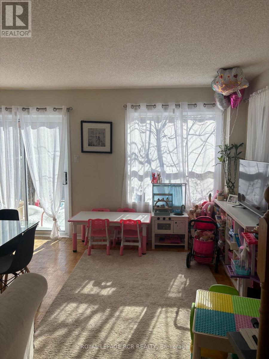 39 Tania Crescent, Vaughan, Ontario  L6A 2M8 - Photo 10 - N12780388