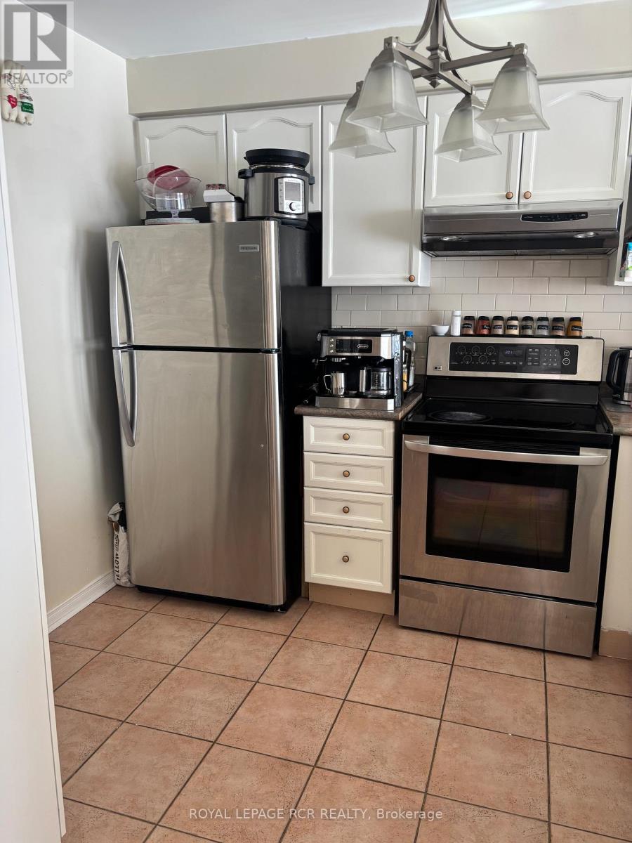 39 Tania Crescent, Vaughan, Ontario  L6A 2M8 - Photo 5 - N12780388